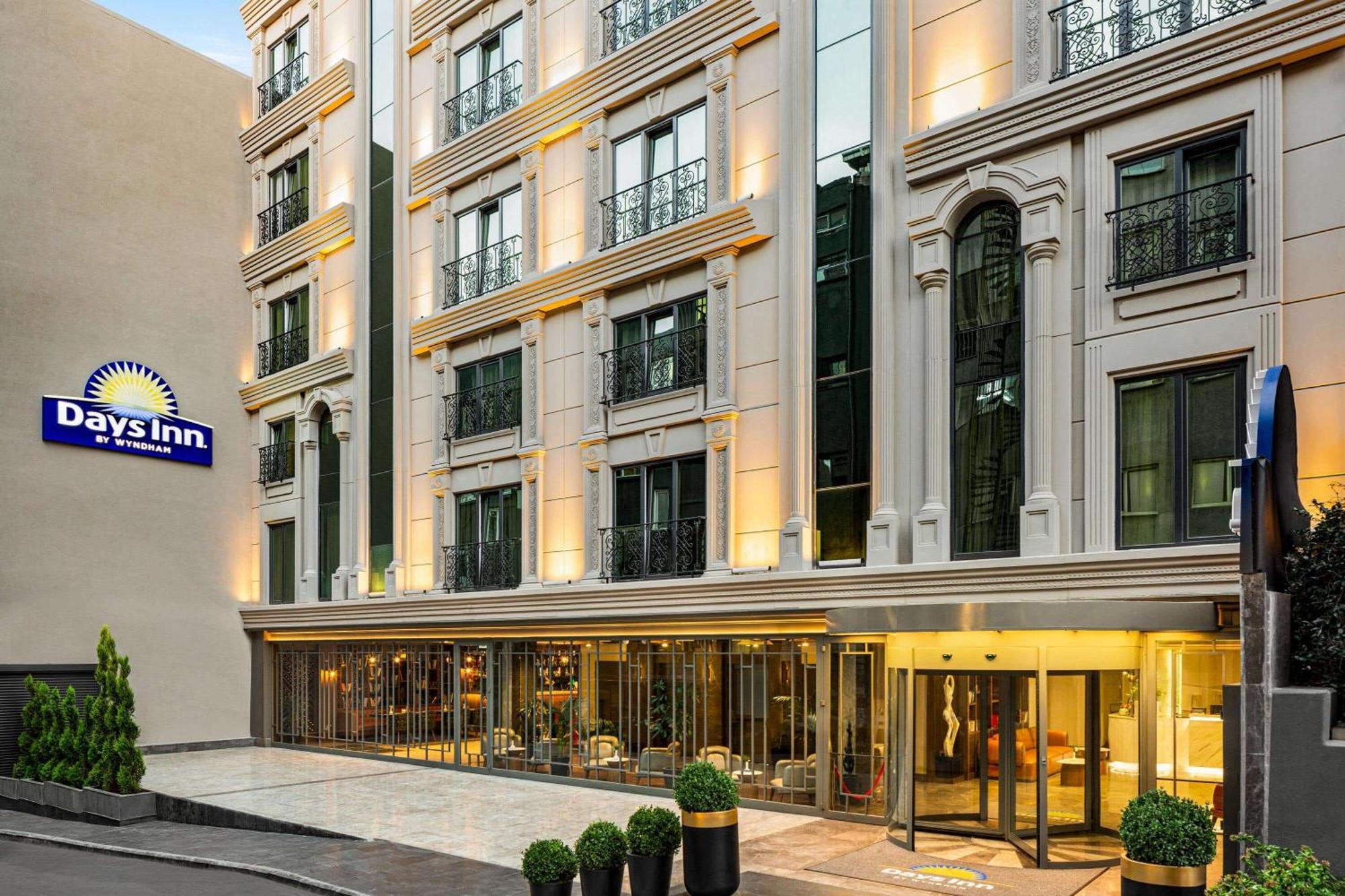 Days Inn By Wyndham Istanbul Bomonti Exterior foto