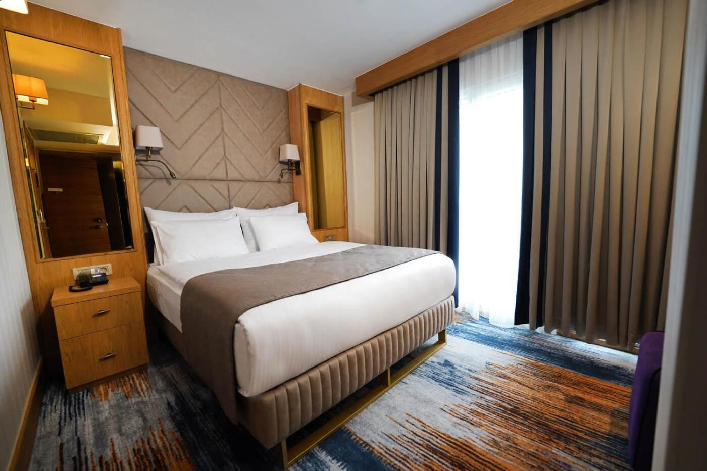 Days Inn By Wyndham Istanbul Bomonti Exterior foto