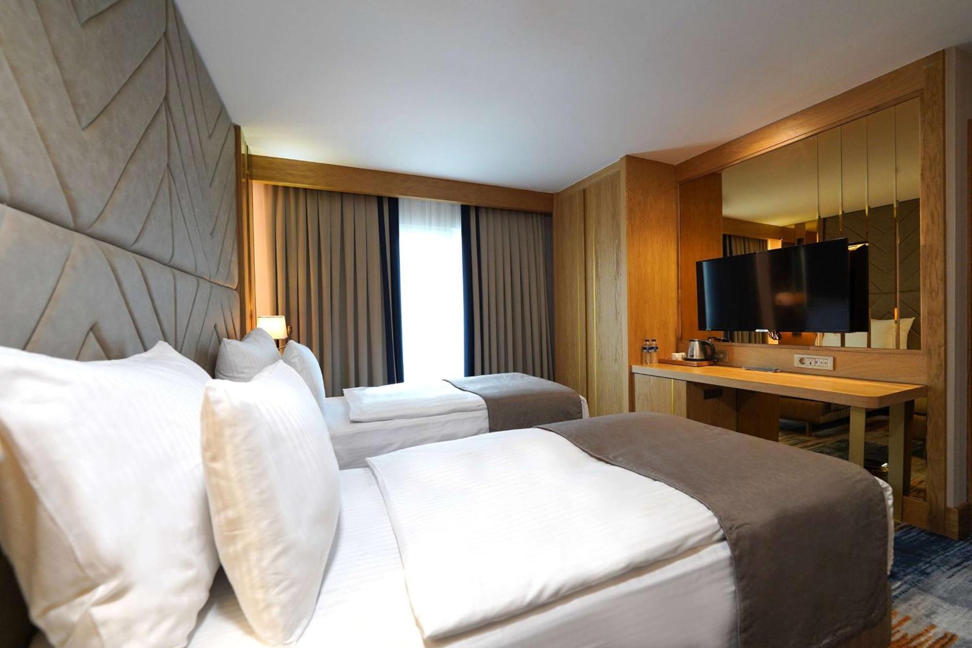 Days Inn By Wyndham Istanbul Bomonti Exterior foto